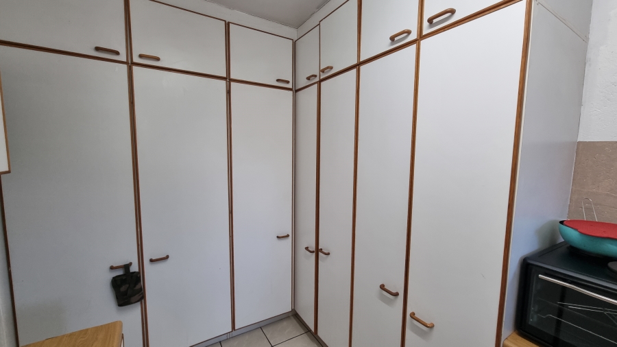 8 Bedroom Property for Sale in Die Bos Western Cape